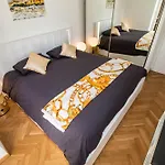 Calme Absolu, élégant Et Arboré Avec Piscine