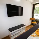 Calme Absolu, élégant Et Arboré Avec Piscine Cannes