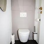 Calme Absolu, élégant Et Arboré Avec Piscine