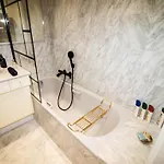 Appartamento Calme Absolu, élégant Et Arboré Avec Piscine *