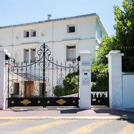 Calme Absolu, élégant Et Arboré Avec Piscine