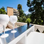 Calme Absolu, Elegant Et Arbore Avec Piscine Cannes