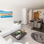 Calme Absolu, Elegant Et Arbore Avec Piscine Apartamento *