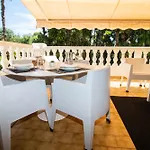 Calme Absolu, Elegant Et Arbore Avec Piscine Apartamento