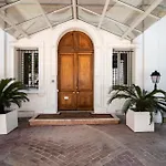 Calme Absolu, Elegant Et Arbore Avec Piscine Cannes