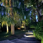 Calme Absolu, Elegant Et Arbore Avec Piscine *