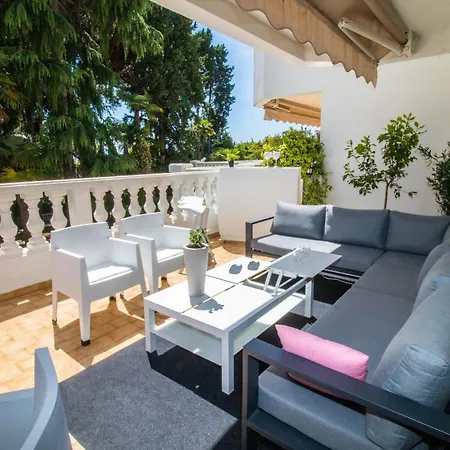 Calme Absolu, Elegant Et Arbore Avec Piscine דירה *