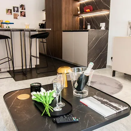 Calme Absolu, Elegant Et Arbore Avec Piscine דירה קאן