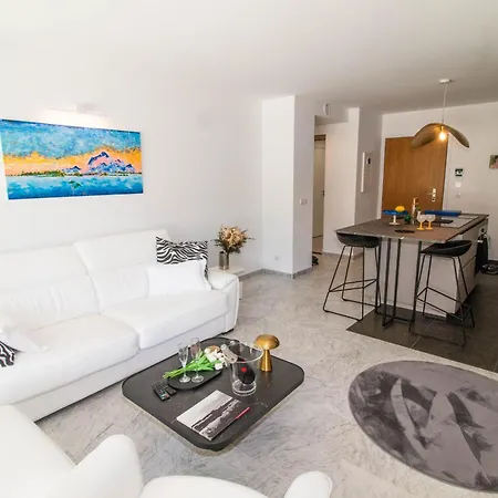 Calme Absolu, Elegant Et Arbore Avec Piscine דירה *