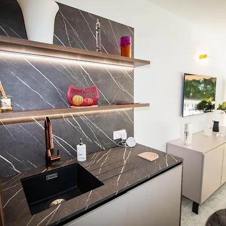 Calme Absolu, Elegant Et Arbore Avec Piscine דירה קאן