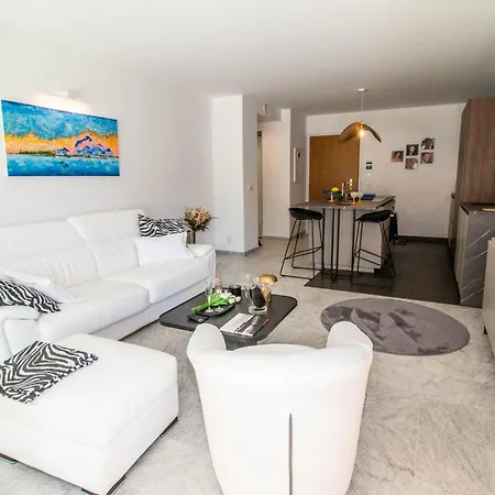 Calme Absolu, Elegant Et Arbore Avec Piscine דירה קאן