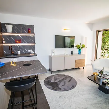 דירה Calme Absolu, Elegant Et Arbore Avec Piscine קאן