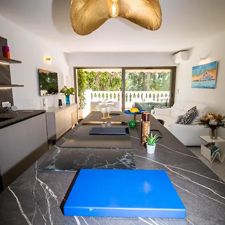 Calme Absolu, Elegant Et Arbore Avec Piscine דירה