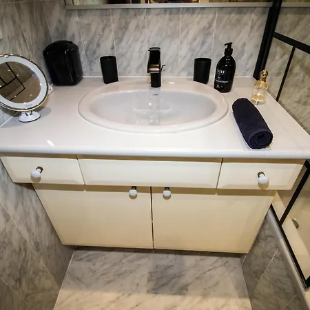 Calme Absolu, Elegant Et Arbore Avec Piscine * קאן