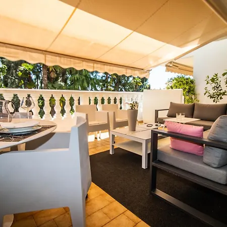 Calme Absolu, Elegant Et Arbore Avec Piscine * קאן