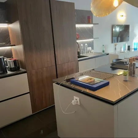 Apartment Calme Absolu, Elegant Et Arbore Avec Piscine Cannes