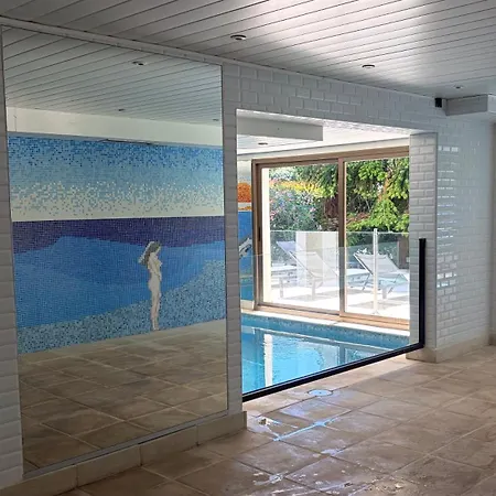 Calme Absolu, Elegant Et Arbore Avec Piscine Apartment Cannes