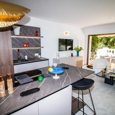 Διαμέρισμα Calme Absolu, Elegant Et Arbore Avec Piscine *