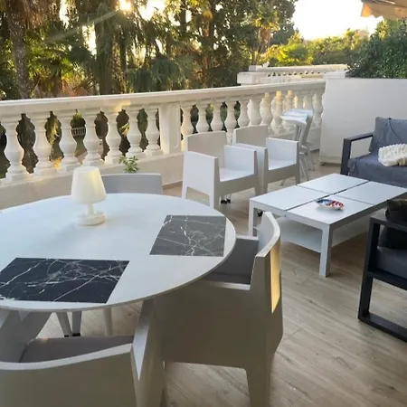 Calme Absolu, Elegant Et Arbore Avec Piscine Διαμέρισμα