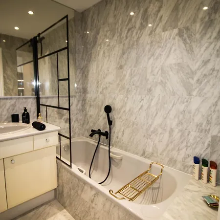 Calme Absolu, Elegant Et Arbore Avec Piscine * 戛纳