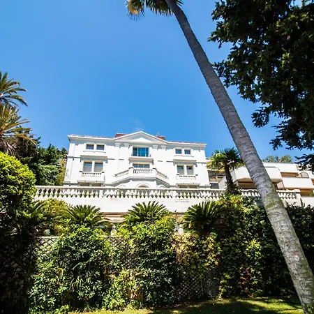 Calme Absolu, élégant Et Arboré Avec Piscine *